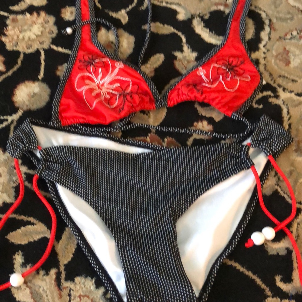 A bikini set